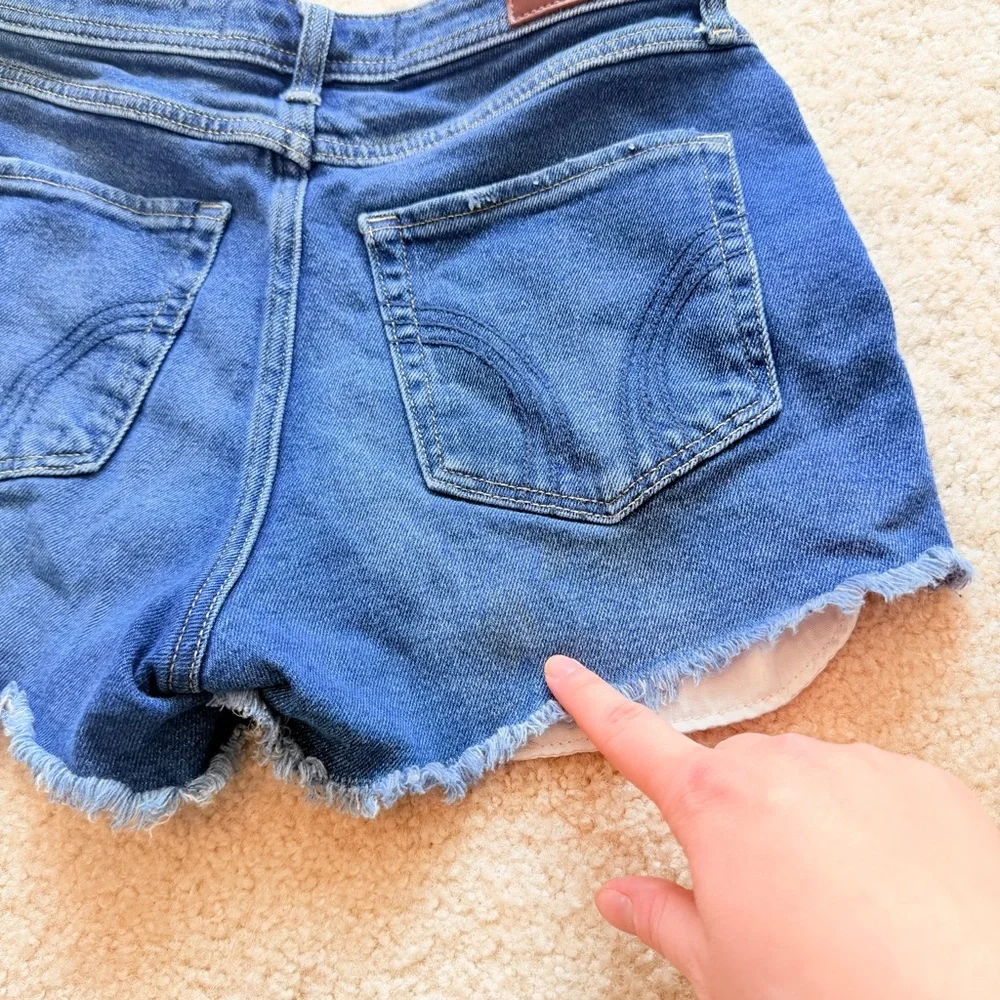 Hollister High Rise Boyfriend Short Vintage Stretch Distressed Denim Size 5 /27
